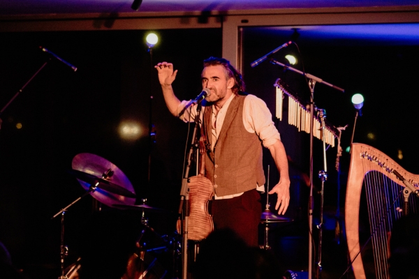 Aindrais de Staic in performance